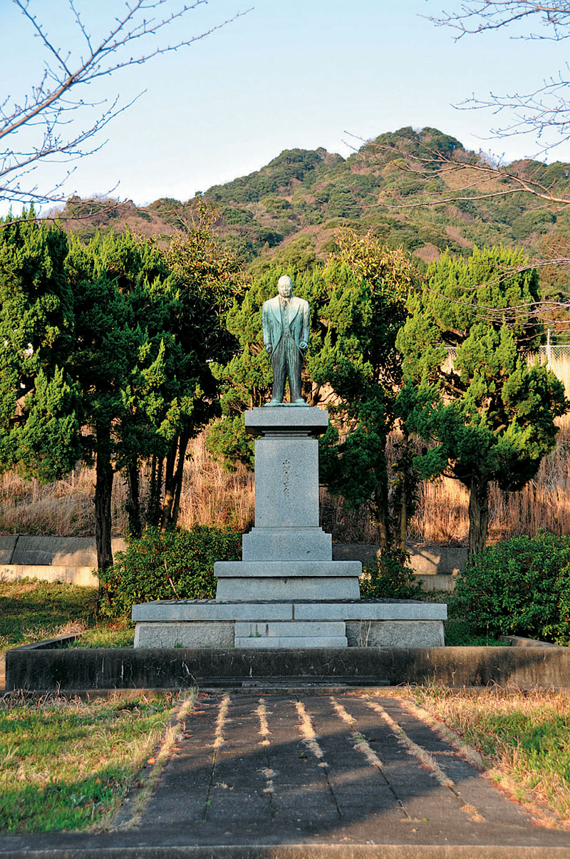 小畑秀吉翁銅像