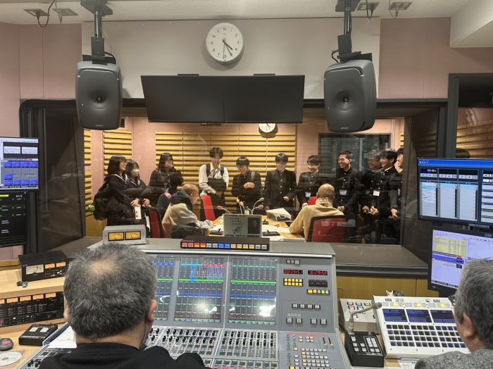 2025年修学旅行　企業訪問＆OBとの交流会　菅会長報告続き